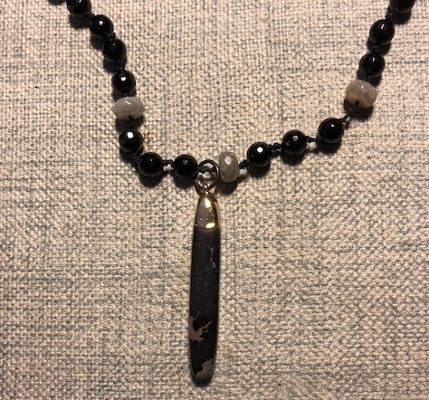 Romantic Night Black Pendant Necklace   
